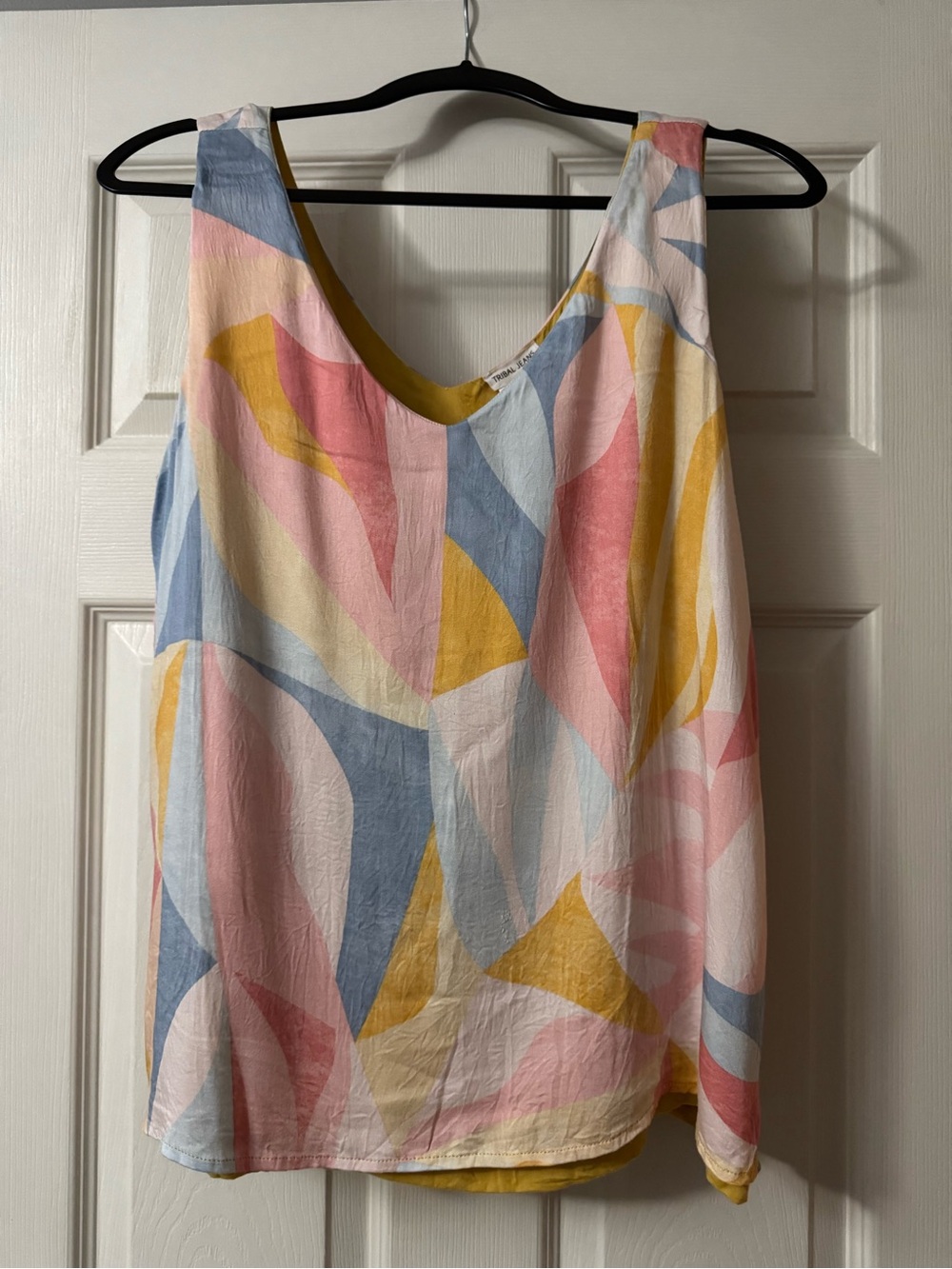Sleeveless Graphic Print Tank Top - Pastel Multi
